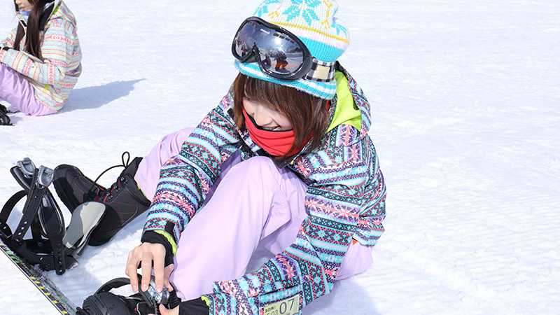 これだけあれば大丈夫！スノボーの持ち物をチェック！｜スキー市場情報局