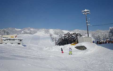 戸狩温泉スキー場 平日リフト1日券 強情