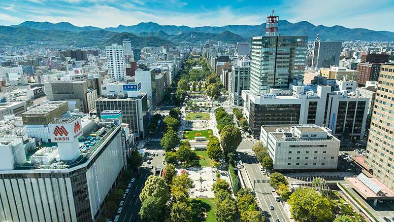 市民の憩いの場 大通公園で景色とグルメをタップリ堪能 トリッパー