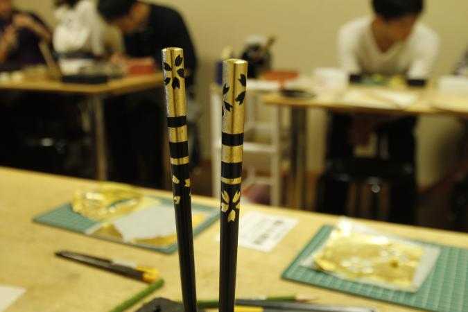 金沢で体験 伝統工芸 金箔貼りで自分だけのお土産づくり トリッパー